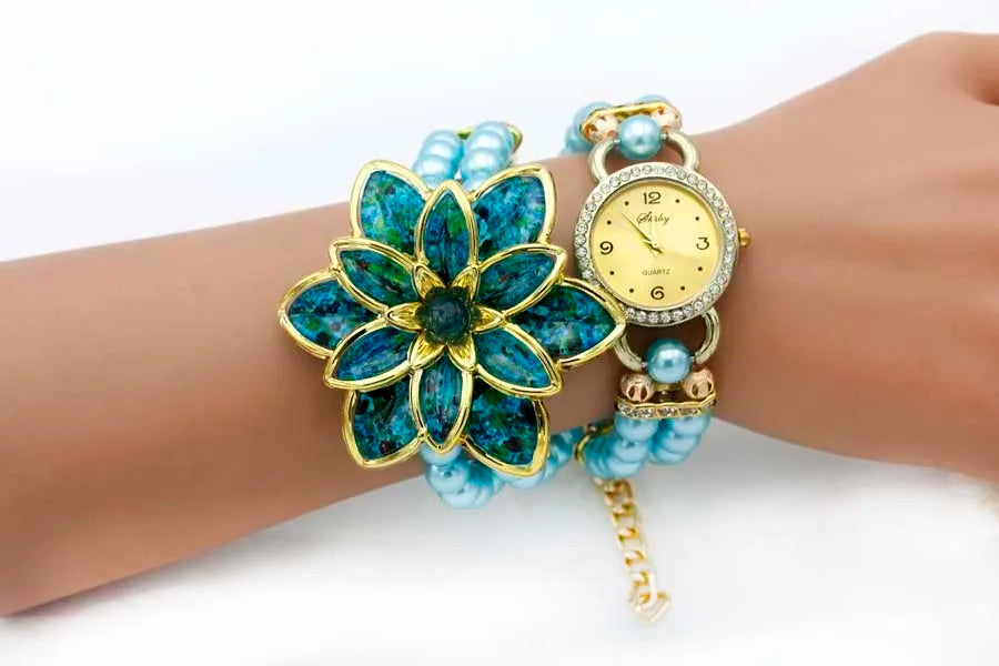 Fashion Rhinestone Ladies Pearl Strap Petals Flower Bracelet Quartz Watch