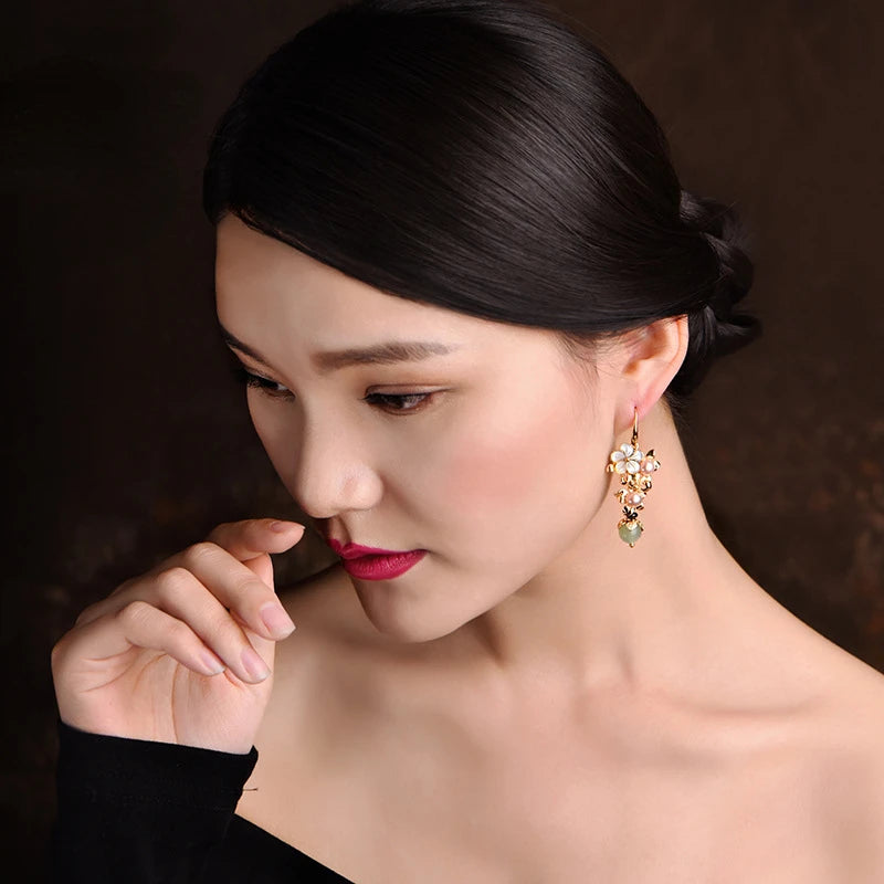 Vintage Freshwater Imitation Pearls Dangle Earrings for Women Delicate Shell Flower Drop Earrings