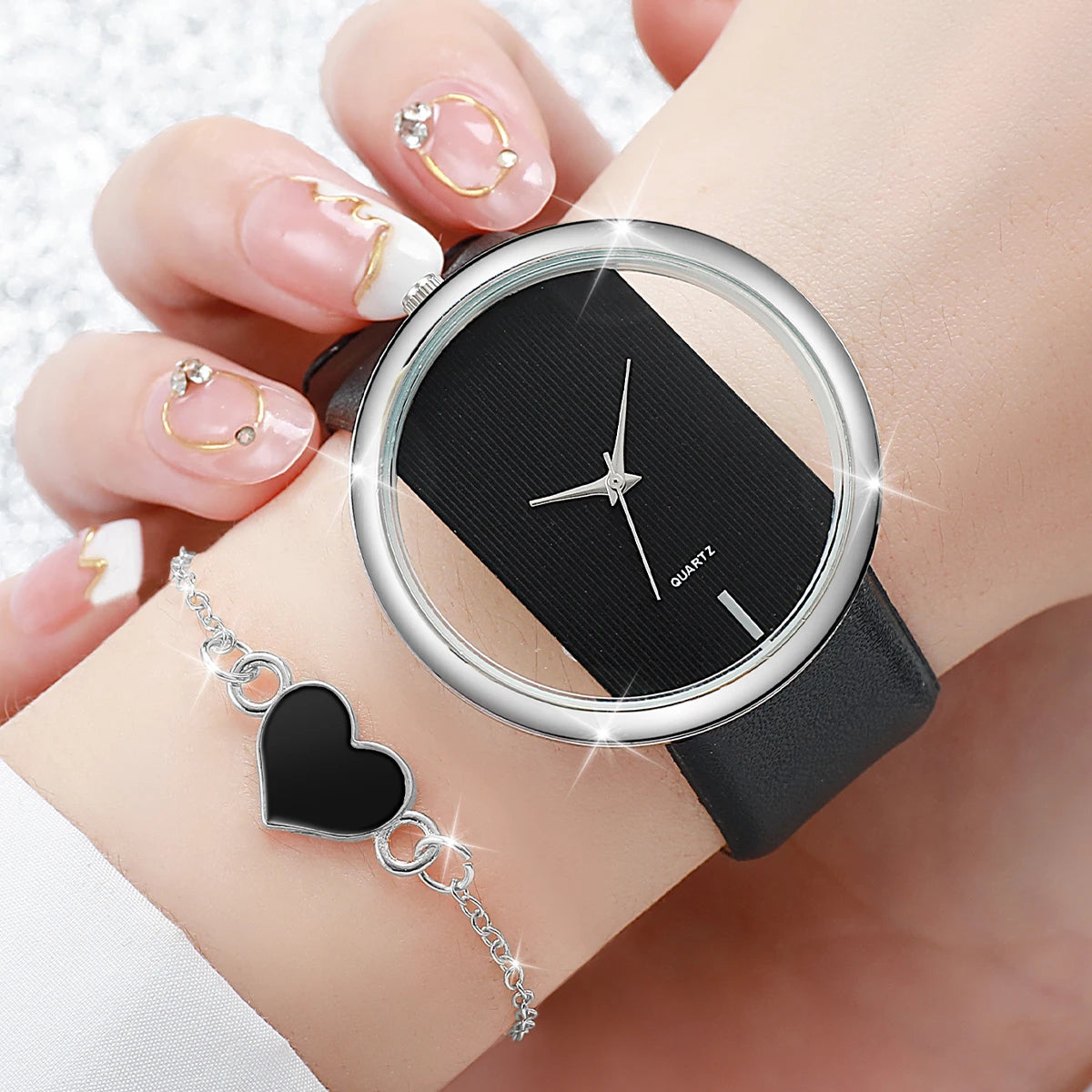 4pcs/Set Simple Style Women's Leather Strap Quartz Watch Heart Bracelet